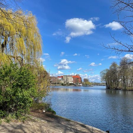 Luxury 60M2 Appartement In Wilhelmstadt Berlino Esterno foto
