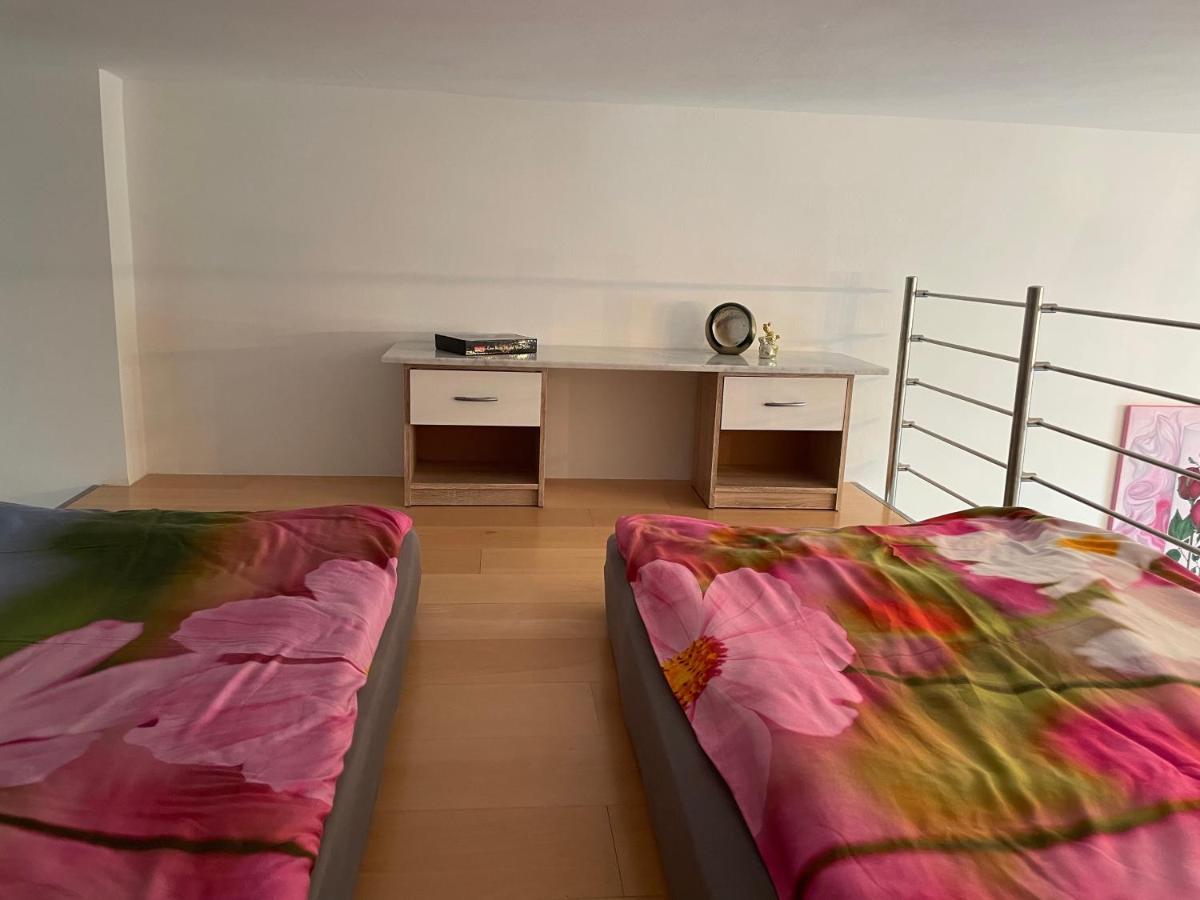 Luxury 60M2 Appartement In Wilhelmstadt Berlino Esterno foto