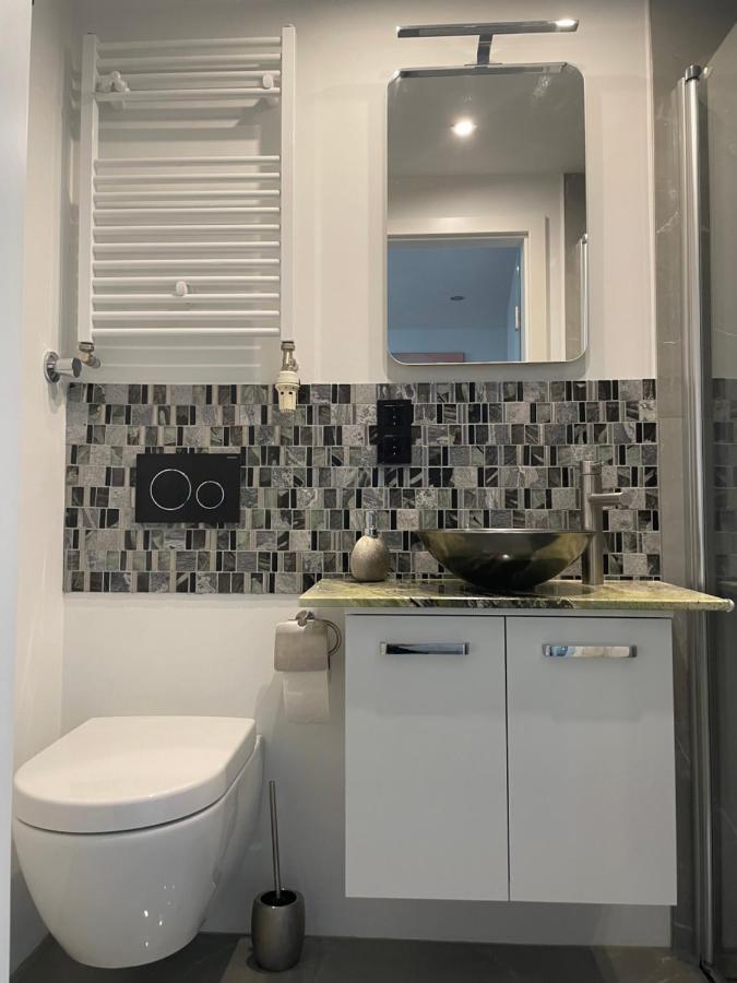 Luxury 60M2 Appartement In Wilhelmstadt Berlino Esterno foto