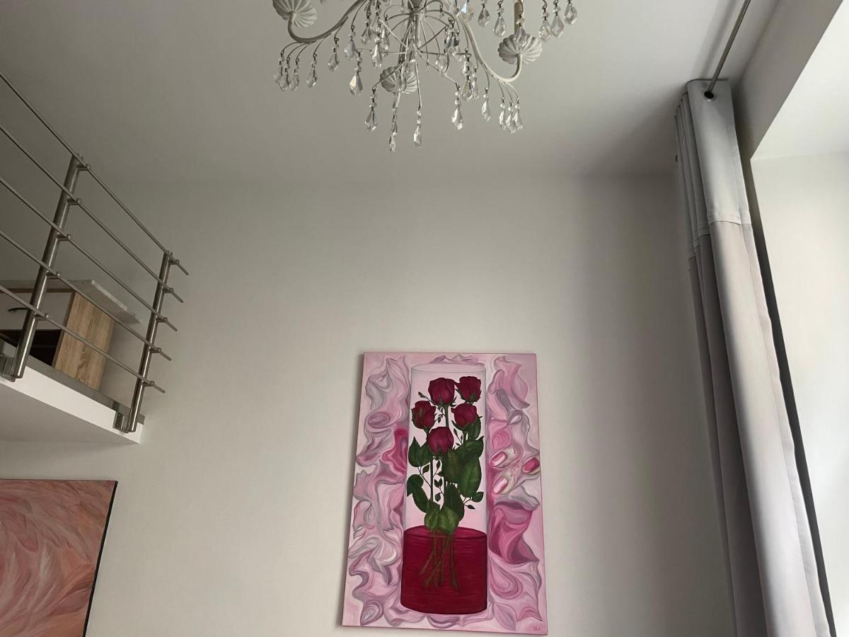 Luxury 60M2 Appartement In Wilhelmstadt Berlino Esterno foto